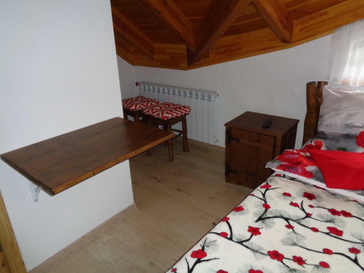 Hacjenda Villa Susiec ภายนอก รูปภาพ
